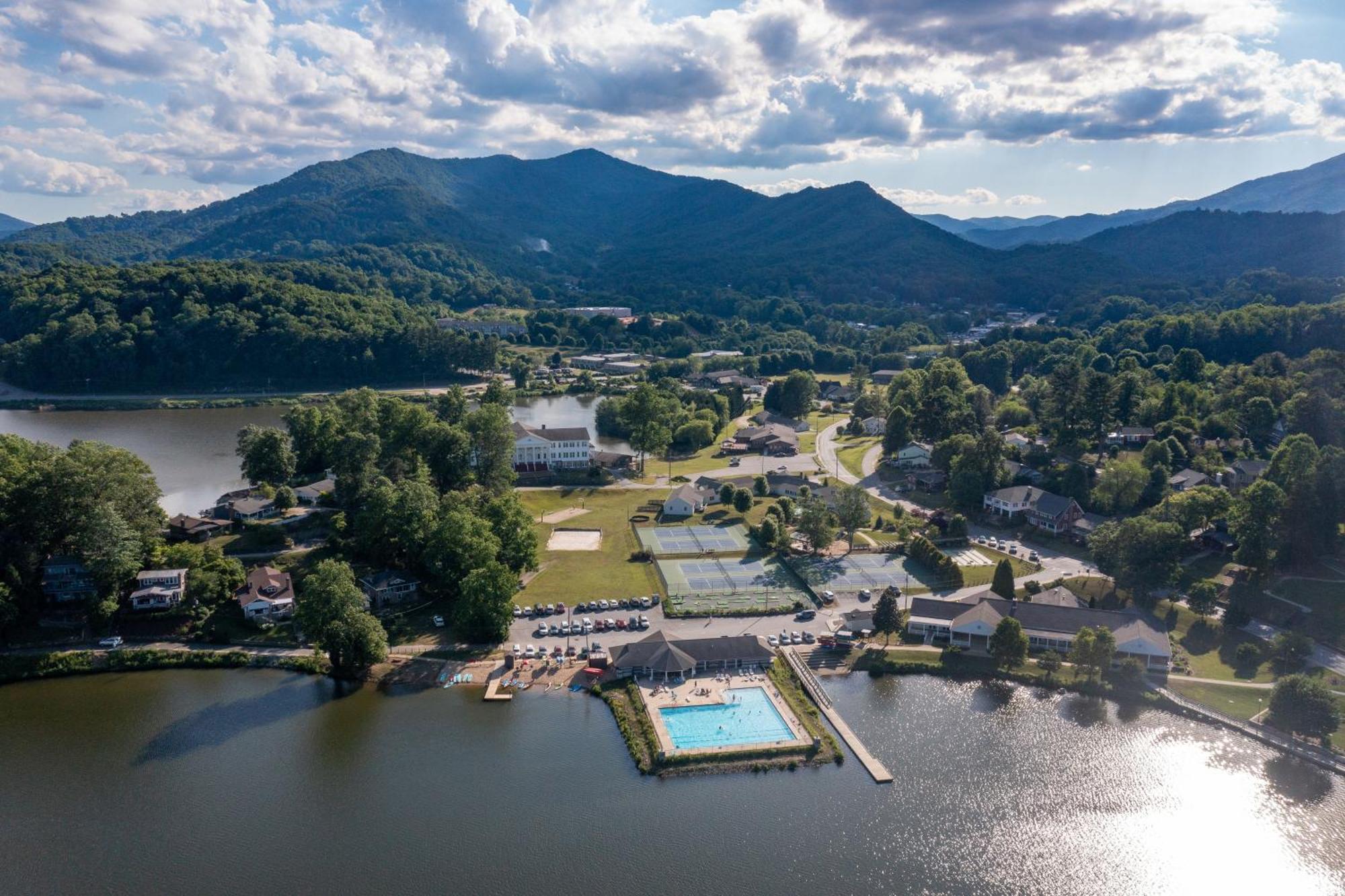 English Roses Lake Junaluska Εξωτερικό φωτογραφία